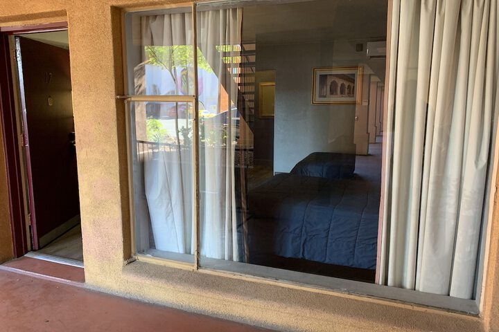 Room 28 of 32