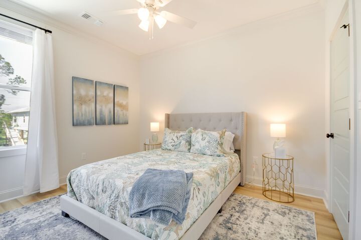 Lovely Bay St. Louis Retreat w / Dock & Canal Access