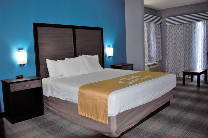 Room 10 of 32