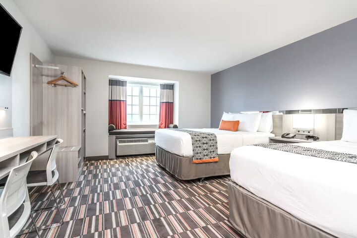Room 21 of 35