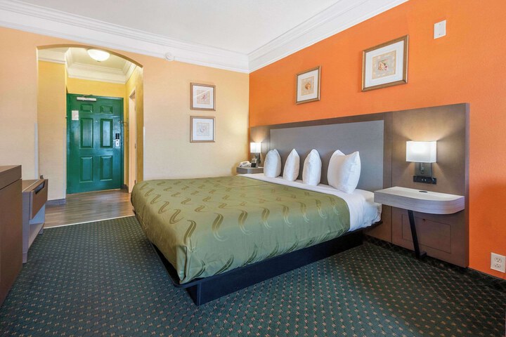 Room 34 of 57