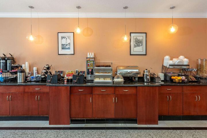 Breakfast/Coffee Service 26 of 30