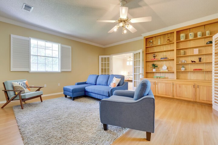 Chic Home w / Club Access Near Bay St. Louis!