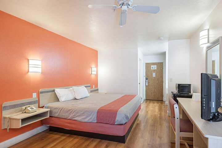 Room 41 of 51