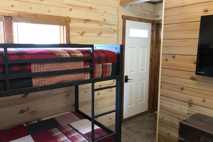 Room 215 of 259