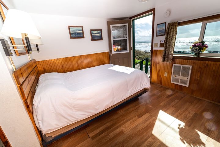 Oceanside Ocean Front Cabins