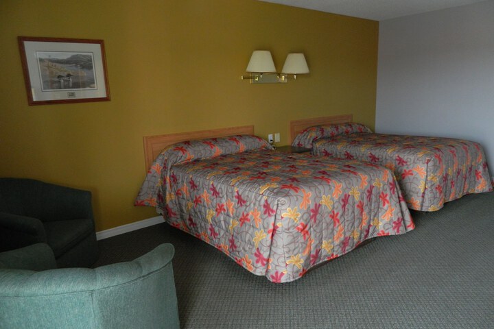 Room 25 of 40