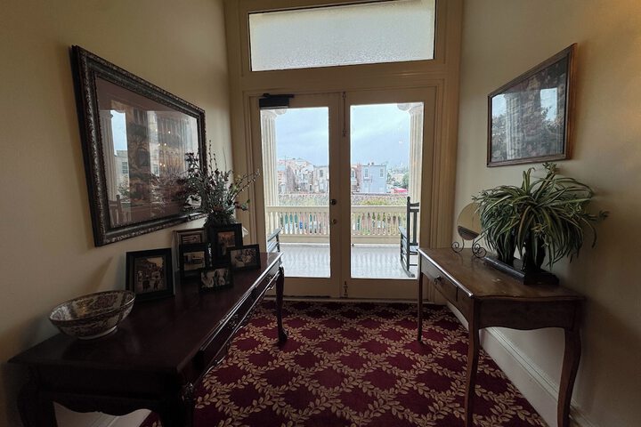Hotel 4 of 142