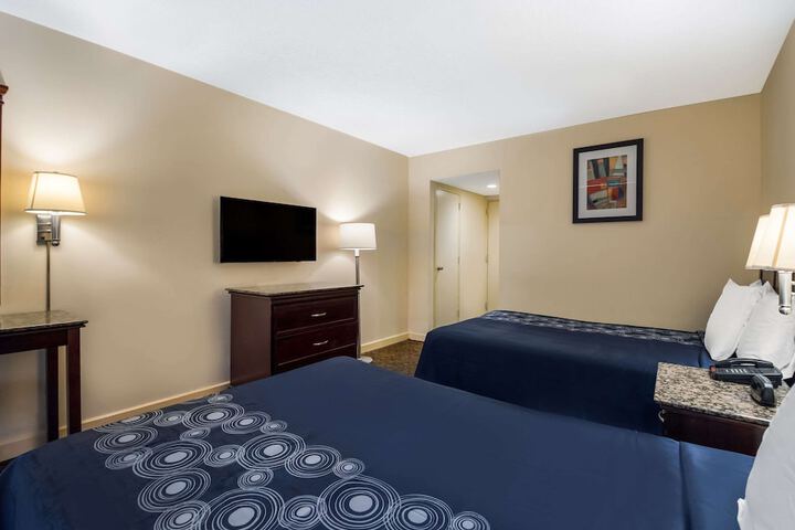 Room 18 of 36