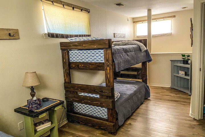Room 34 of 85