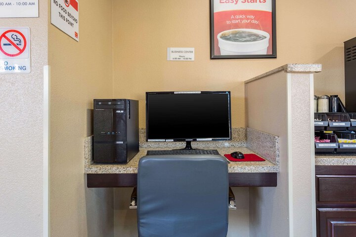 Business Center 34 of 34