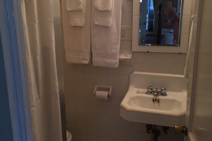 Room 37 of 49