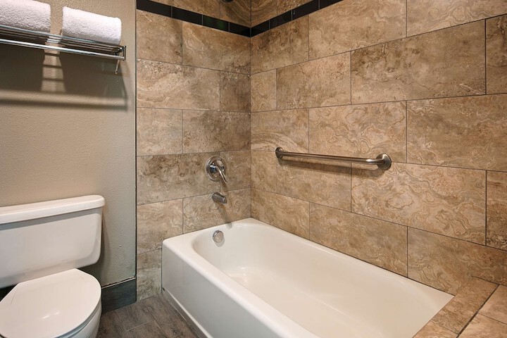 Room 8 of 25