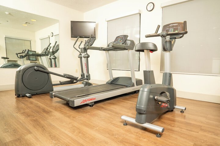 Holiday Inn Express Hotel & Suites Hesperia by IHG