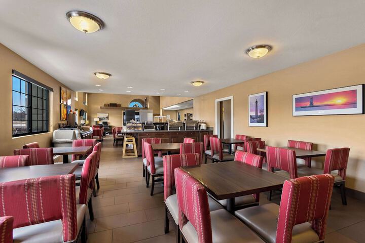 Comfort Inn & Suites Ludington near US-10