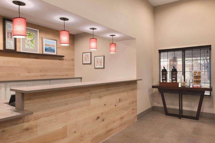 Country Inn & Suites by Radisson Merrillville, IN