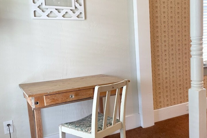Room 41 of 150