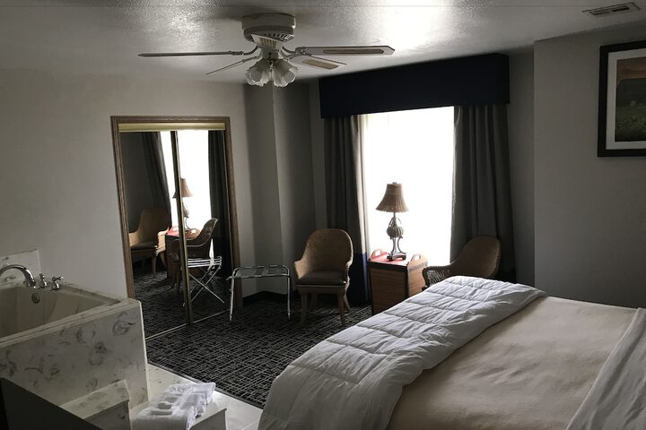 Days Inn by Wyndham Grove