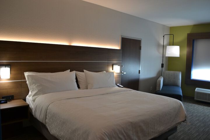 Room 21 of 34