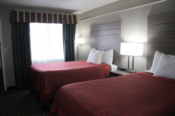 Room 17 of 40