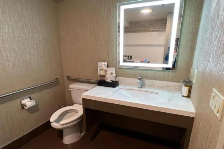 Empeiria High Sierra Hotel