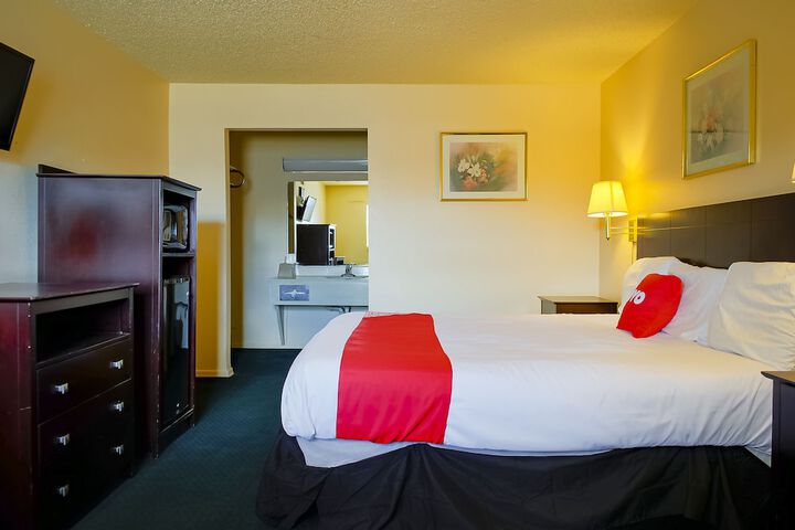 Room 15 of 28