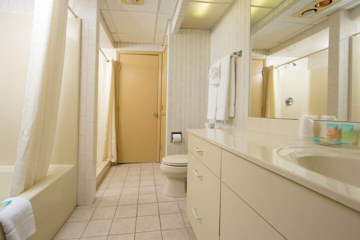 Room 16 of 42
