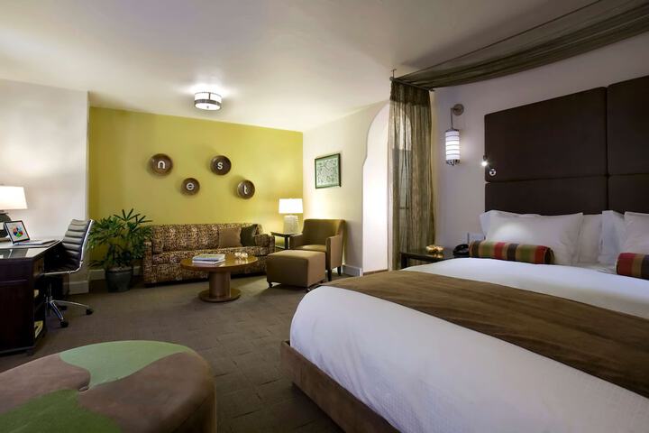 Room 25 of 70