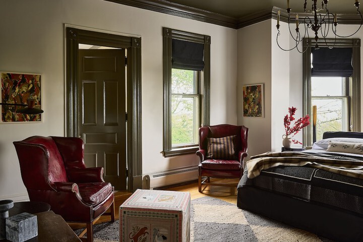 Room 43 of 65