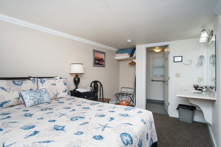 Room 80 of 96