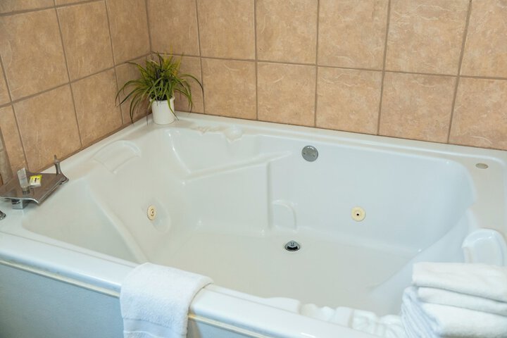 Hot Tub 71 of 72
