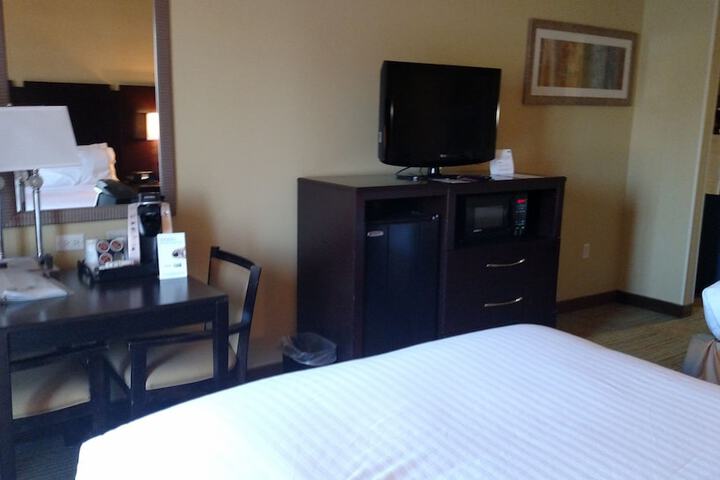 Holiday Inn Express Hotel & Suites PERRY by IHG