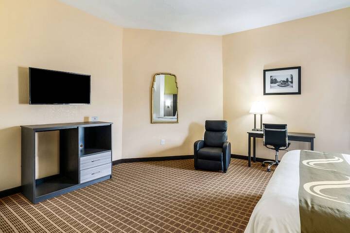 Room 21 of 28