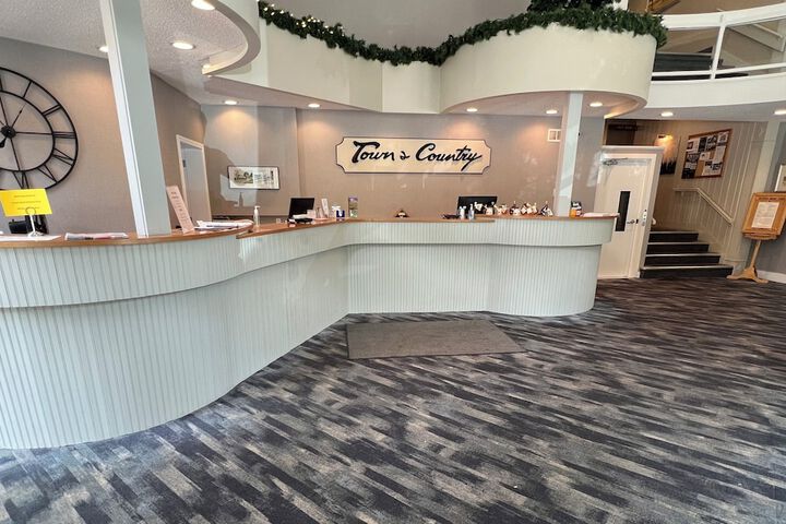 Town and Country Inn & Resort
