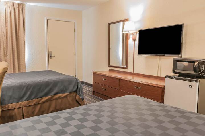 Room 27 of 52