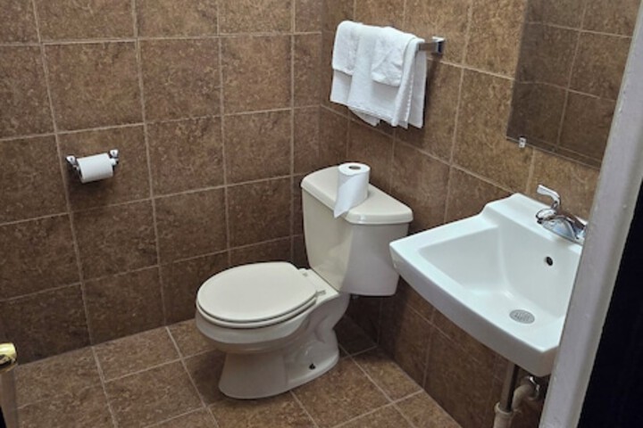 Room 10 of 35
