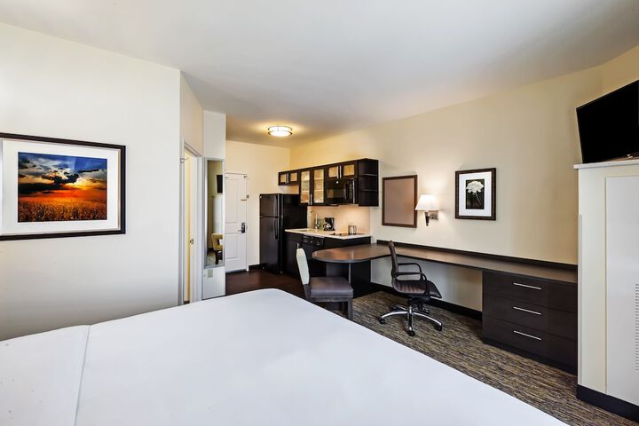 Room 33 of 59