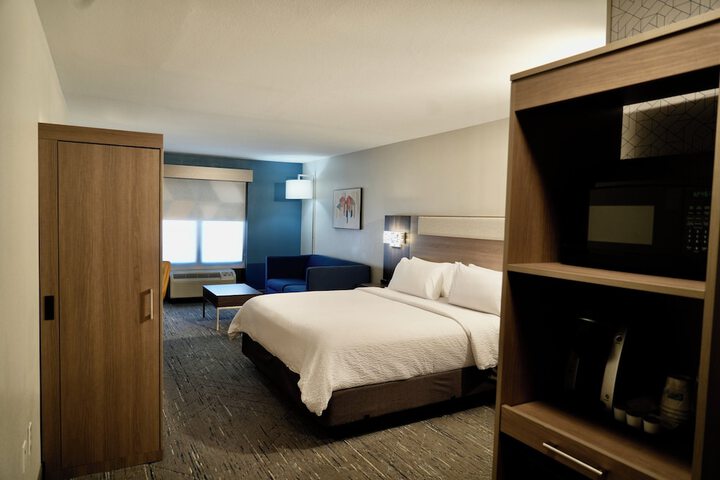 Holiday Inn Express & Suites Flowood by IHG