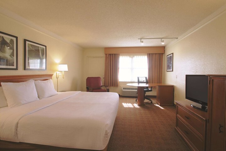 Room 11 of 24