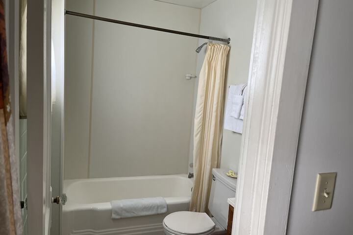 Room 11 of 30
