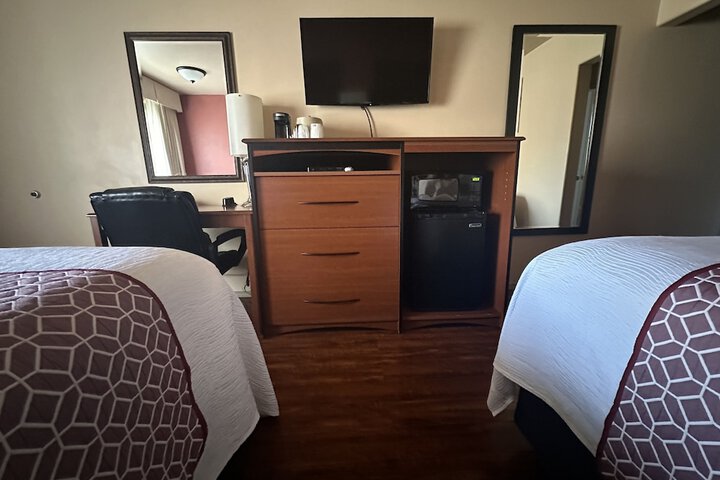 Room 17 of 38