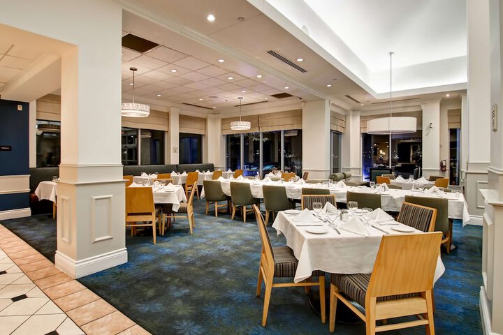 Dining 48 of 60