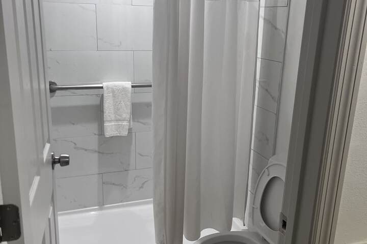 Room 10 of 14