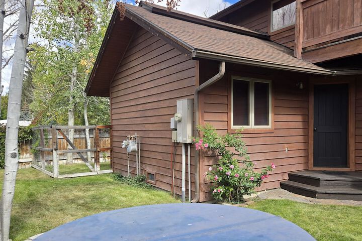Creekside on Quigley - 3BD Private Home on Trails + Hot Tub