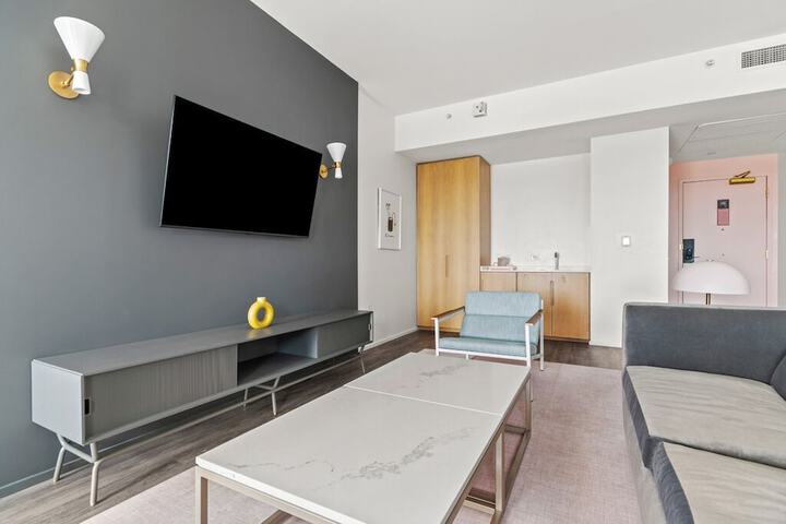 Room 108 of 164