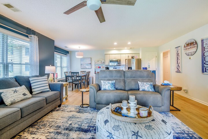 Sunset Beach Condo: Ideal Golfing Getaway!