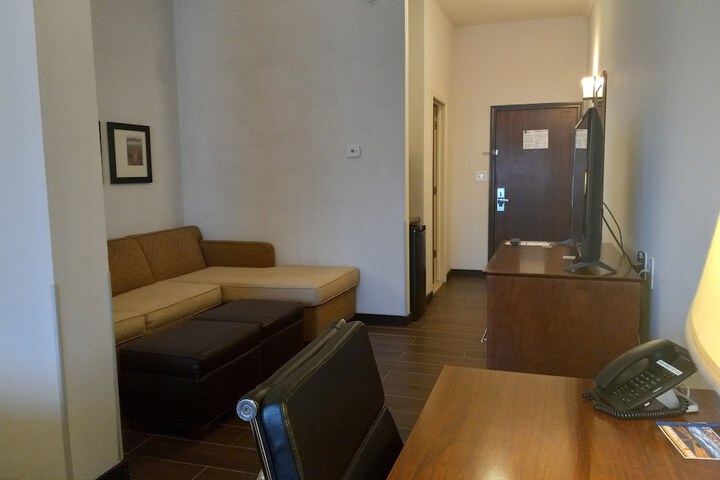Comfort Suites Farmington