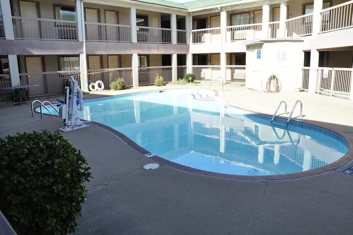 Pool 4 of 36