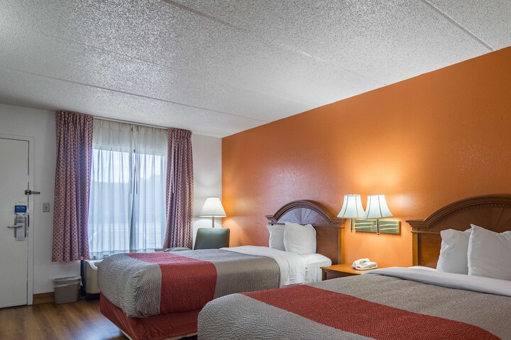 Room 17 of 24