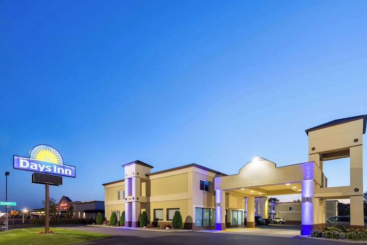 Days Inn by Wyndham Tonawanda / Buffalo